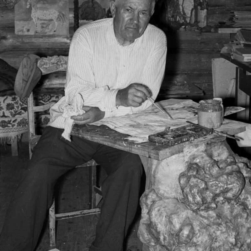 prisl_А.А. Пластов в мастерской (фото Н.А. Пластова)